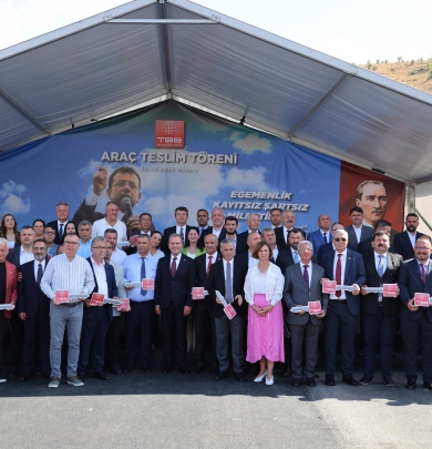 Türkiye Belediyeler Birliği tarafından ilçemize hibe edilen ekskavatör teslim töreni.